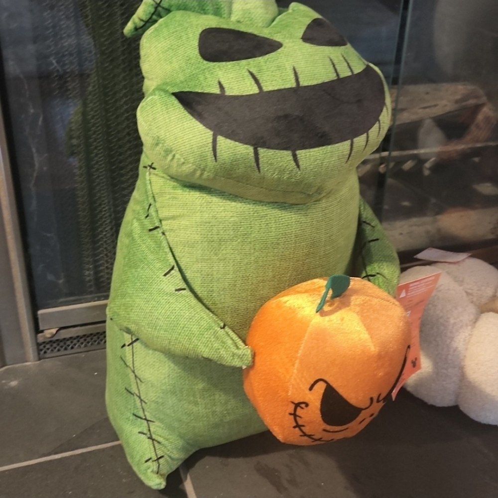 NWT Disney Halloween Doorway Greeters Decor